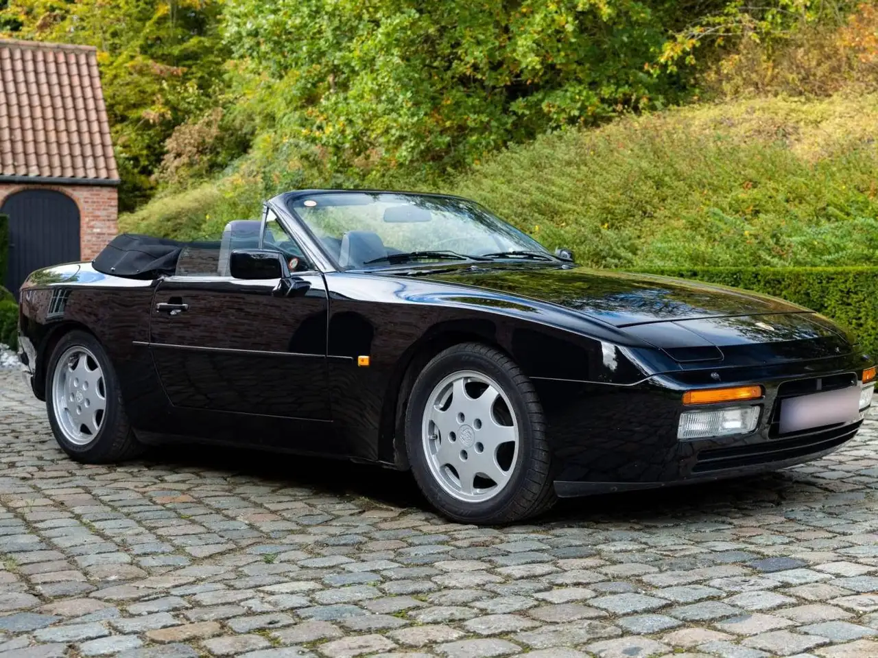 Porsche 944