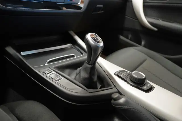 BMW 1 Series view 29