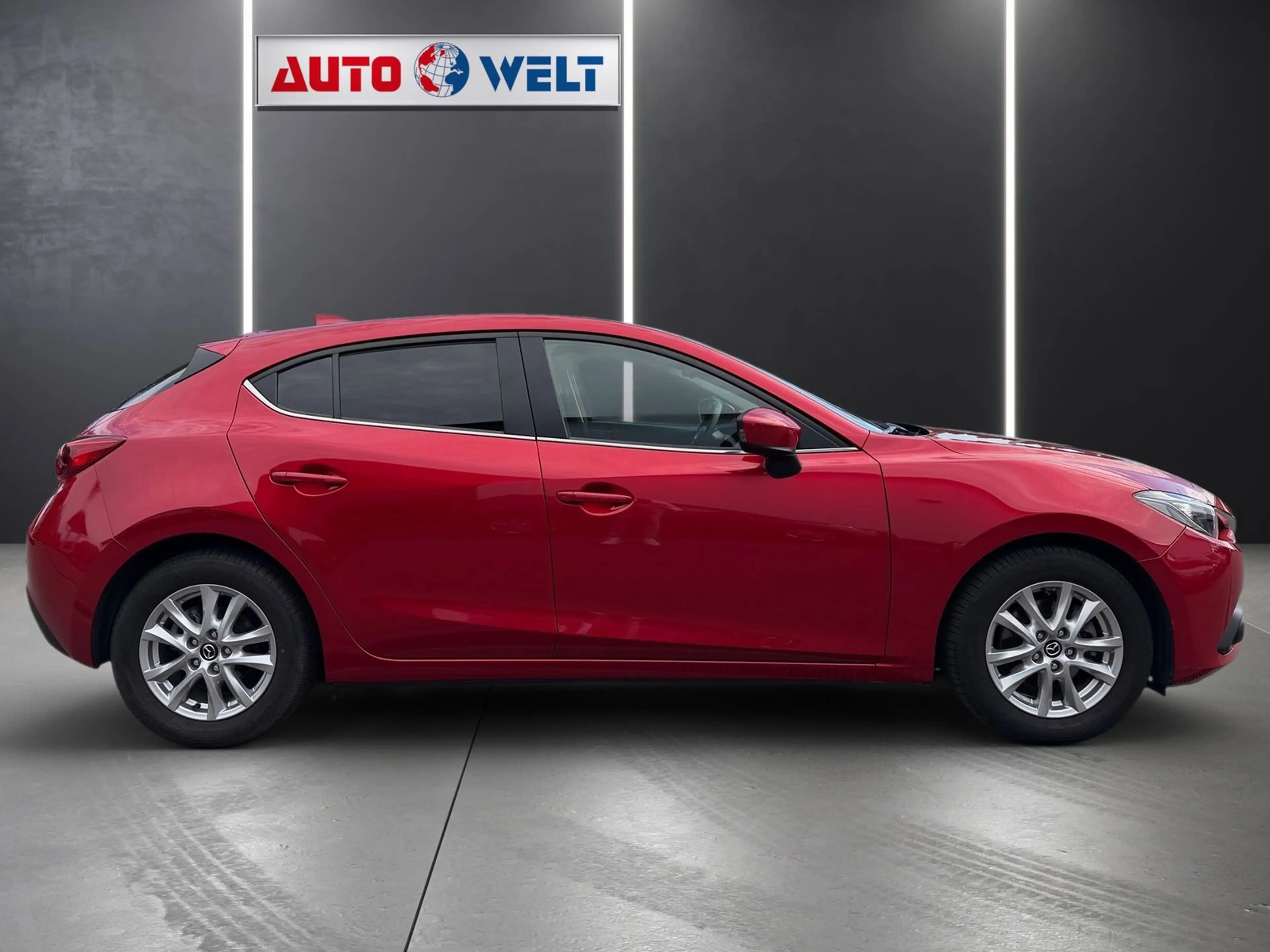 Mazda 3 2.0 Center-Line Navi Sitzheizung Tempomat PDC — photo 3