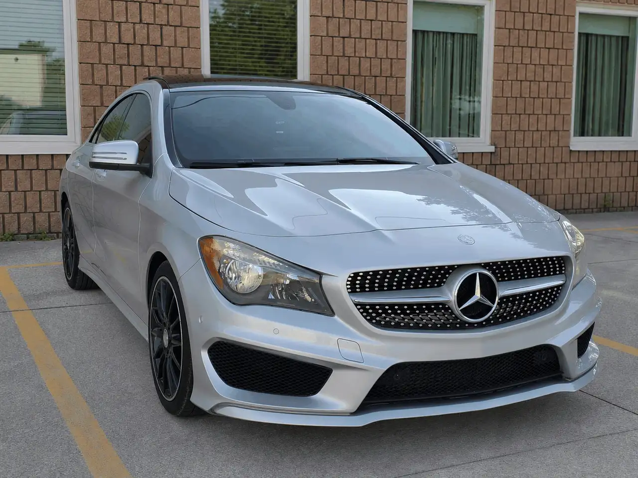 Mercedes-Benz CLA photo Mercedes-Benz CLA