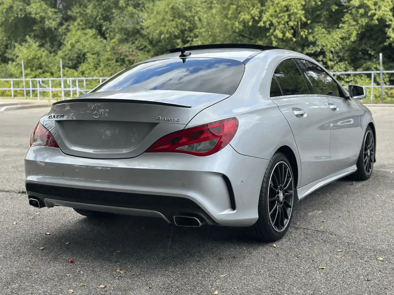Mercedes-Benz CLA photo Mercedes-Benz CLA