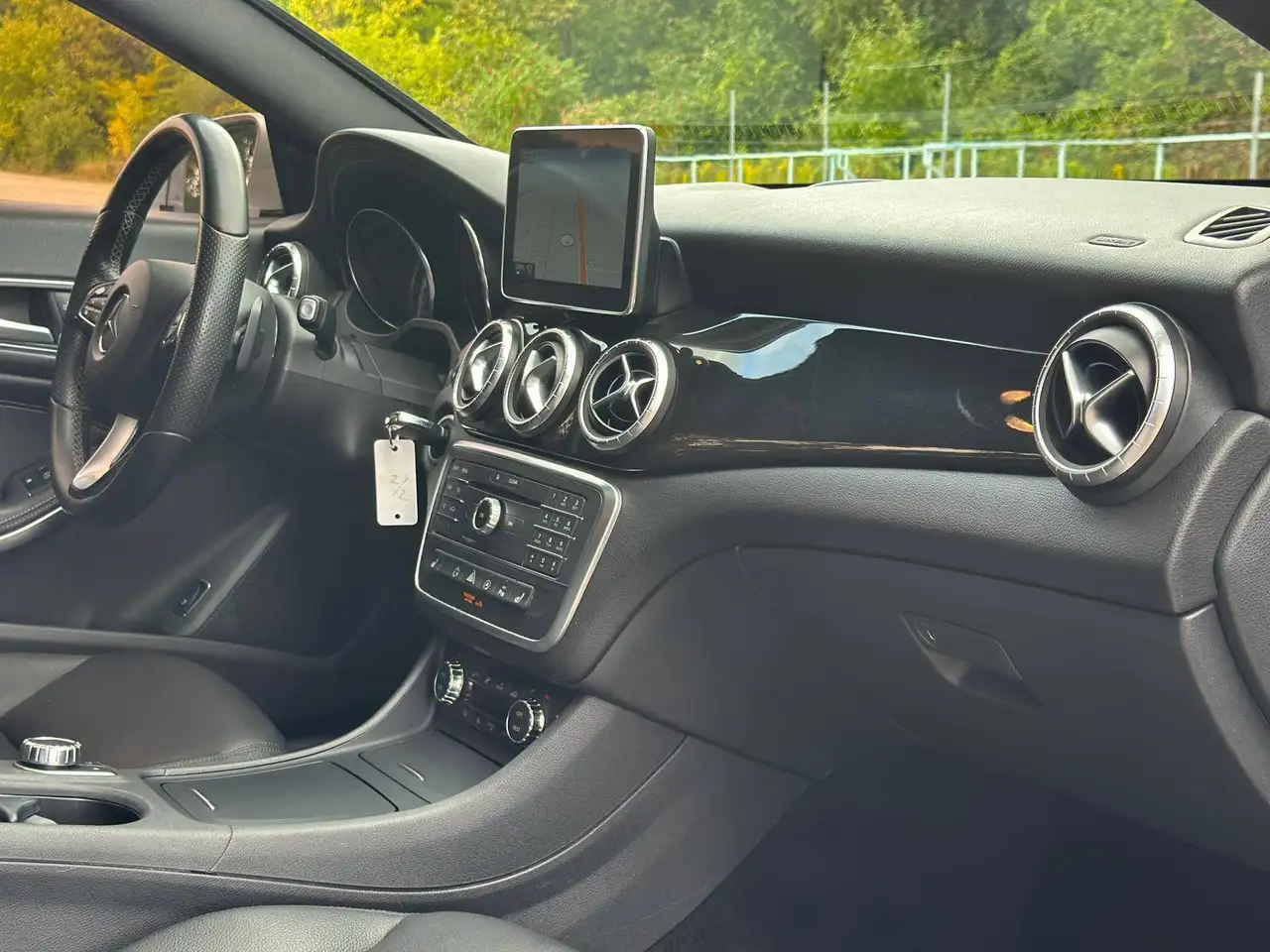 Mercedes-Benz CLA photo Mercedes-Benz CLA