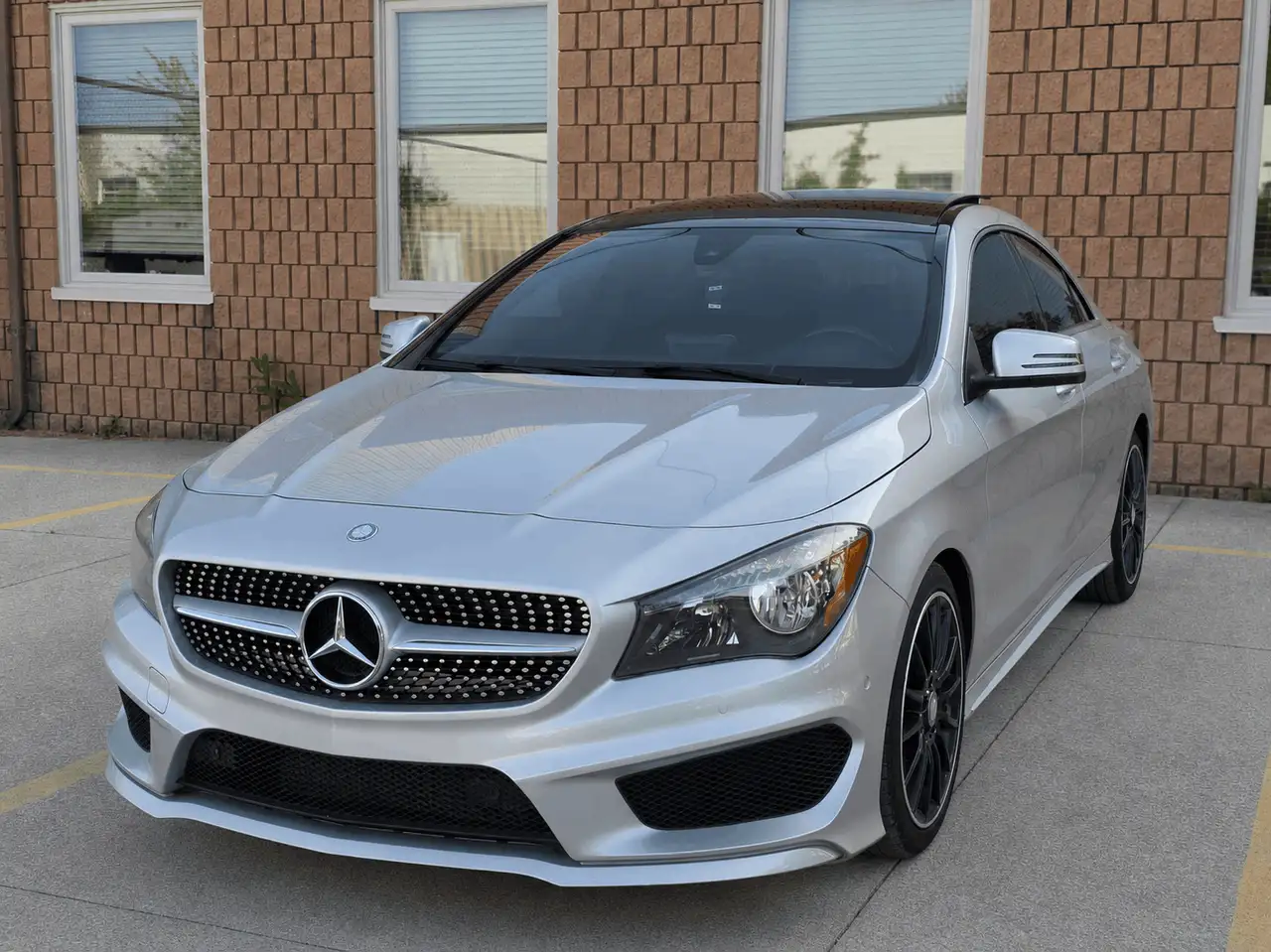 Mercedes-Benz CLA photo Mercedes-Benz CLA
