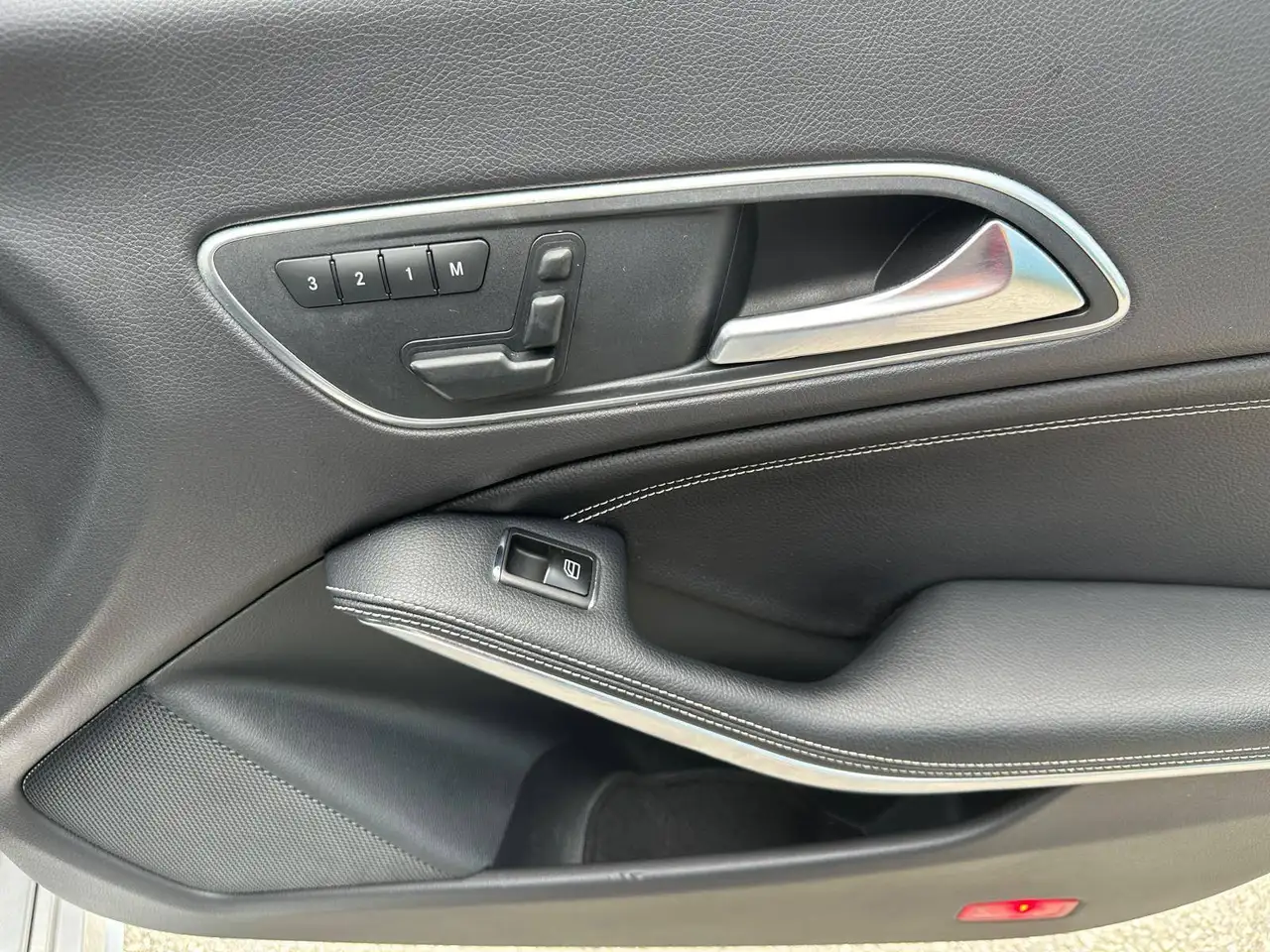 Mercedes-Benz CLA photo Mercedes-Benz CLA