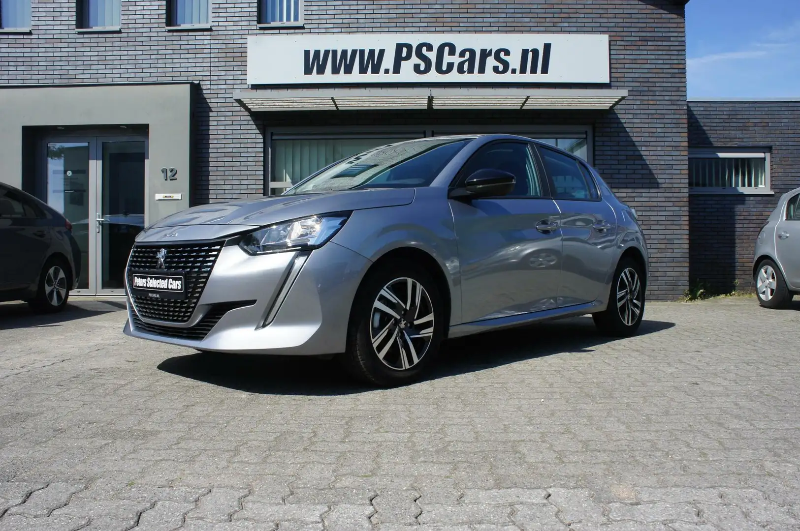 Peugeot 208 1.2 Automaat CarPlay|Cruise|Navigatie|PDC|Velgen Gris - 2