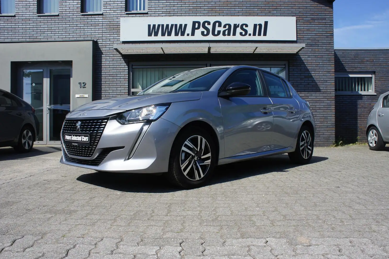 Peugeot 208 1.2 Automaat CarPlay|Cruise|Navigatie|PDC|Velgen Gris - 2