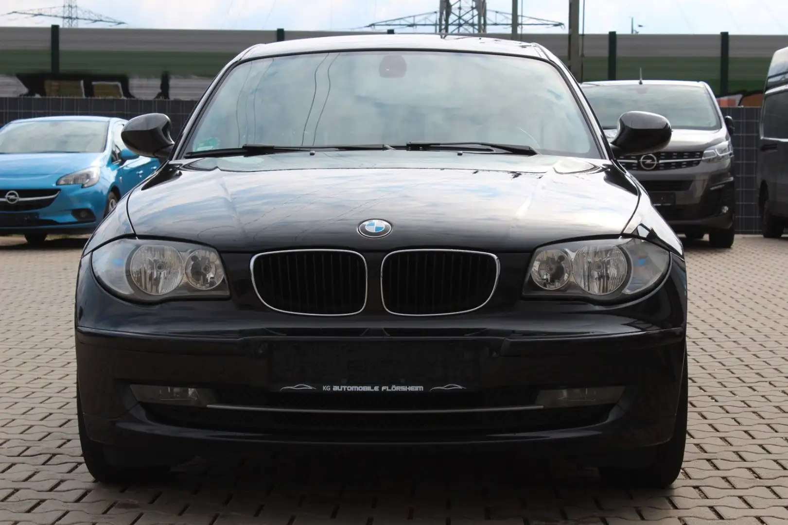 BMW 116 1 Lim. 116i Sitzhzg Klimaaut. Parkpilot Schwarz - 2