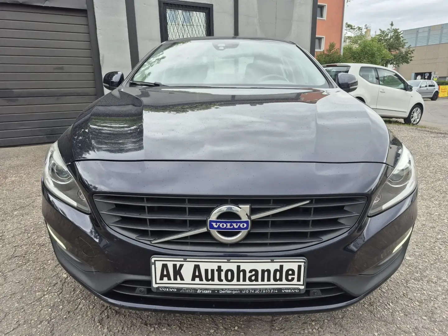 Volvo S60 Lim. Momentum Aut Kamera Navi Schwarz - 2