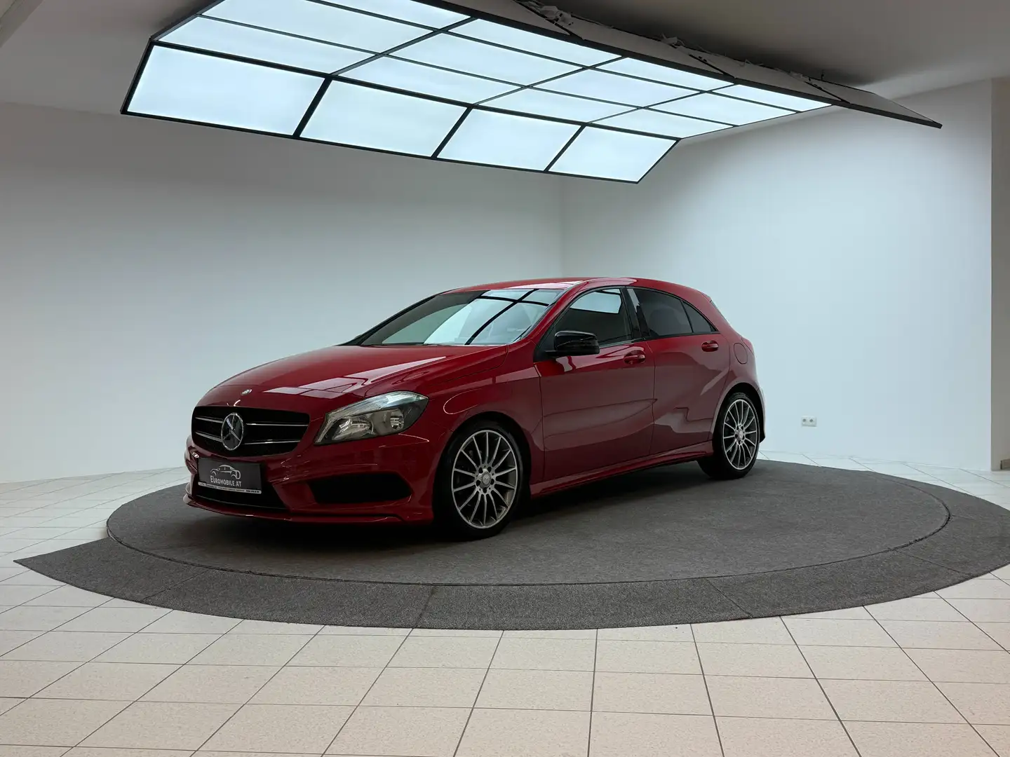 Mercedes-Benz A 180 A 180 AMG-Line *18-ZOLL*NAVI*SPORTSITZE* BlueEfficiency Rot - 2
