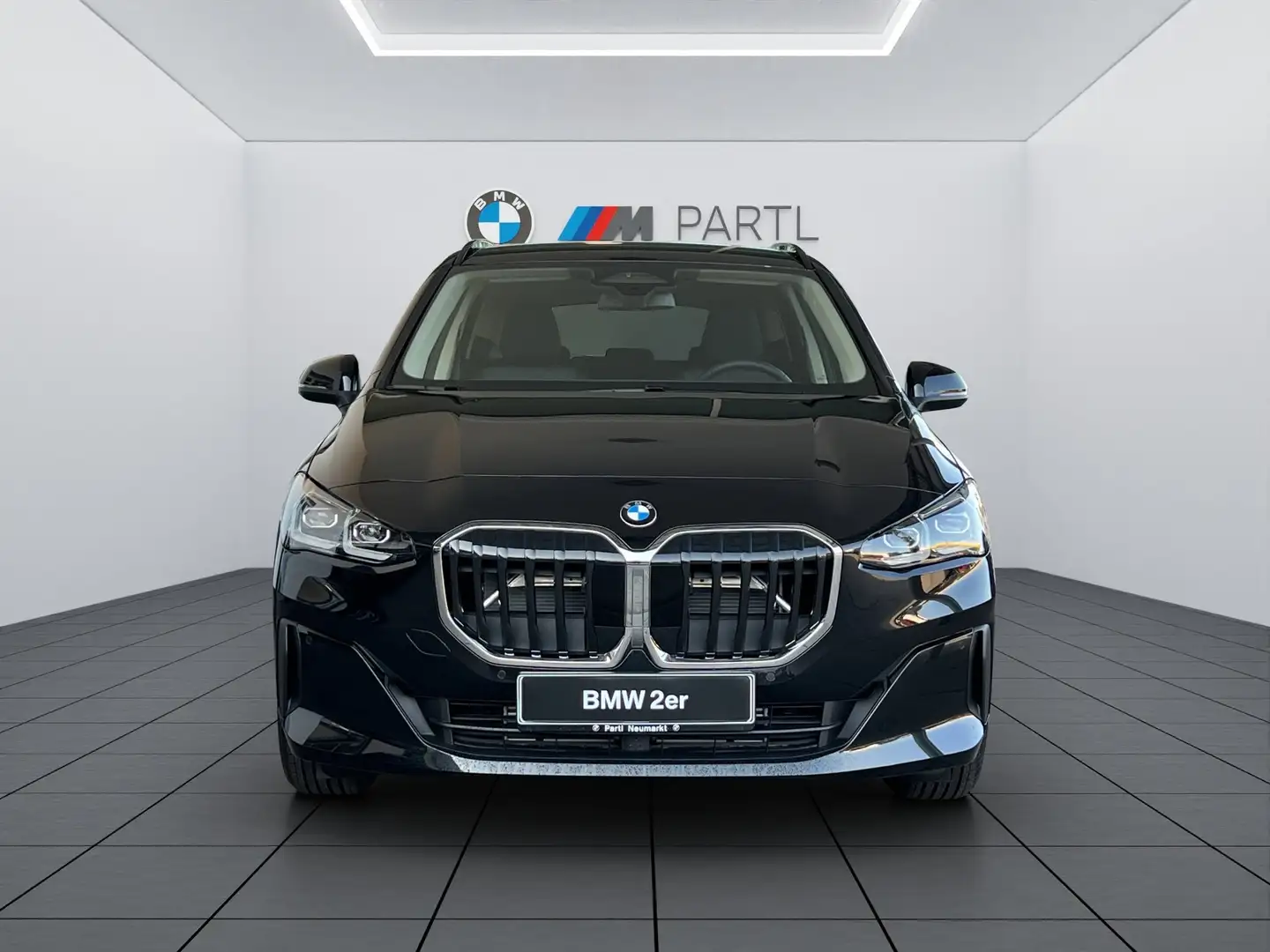 BMW 218 i Active Tourer NAVI adapLED ACC RFK H/K Massage Schwarz - 2