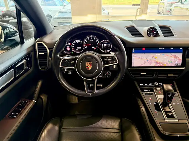 Porsche Cayenne view 14