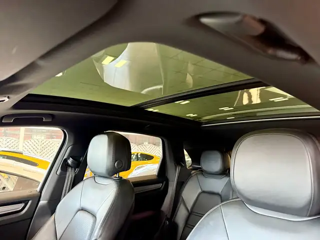 Porsche Cayenne view 6