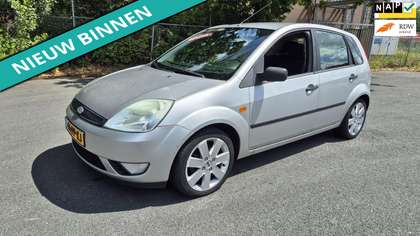 Ford Fiesta 1.3 Futura LEUKE AUTO RIJDT EN SCHAKELT GOED