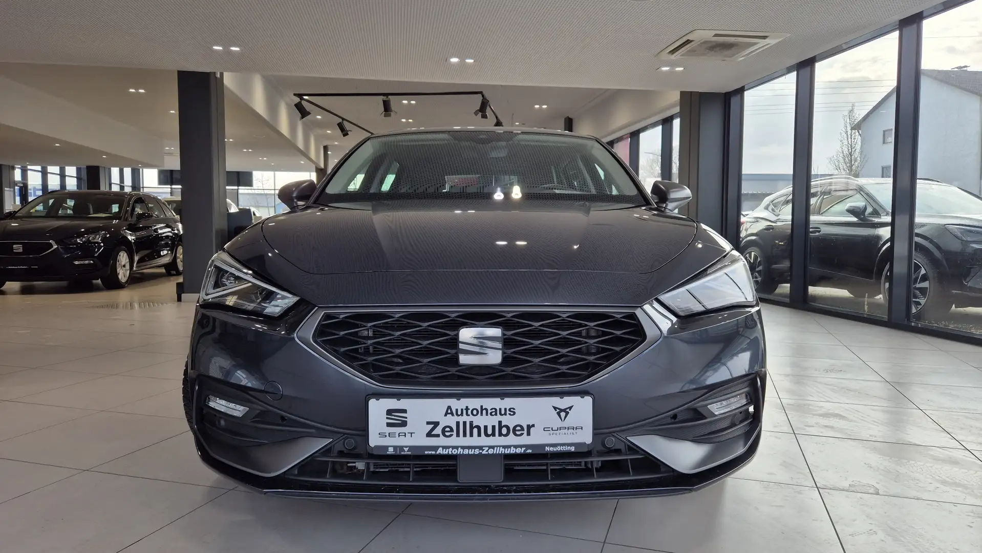 SEAT Leon 1.5eTSI DSG FR *AssistXL*Kamera*Matrix* Grau - 2