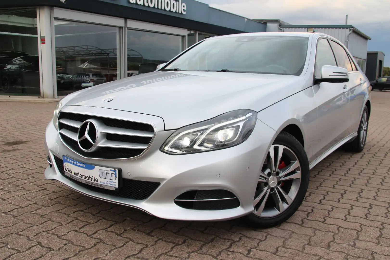 Mercedes-Benz E 220 d BlueTec Lim. LED/Navi/Ambiente/Kamera/EU6 Plateado - 2