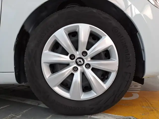 Renault Clio view 7