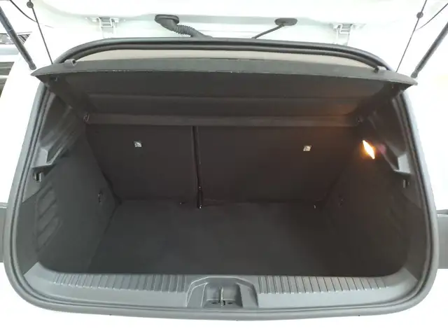 Renault Clio view 9