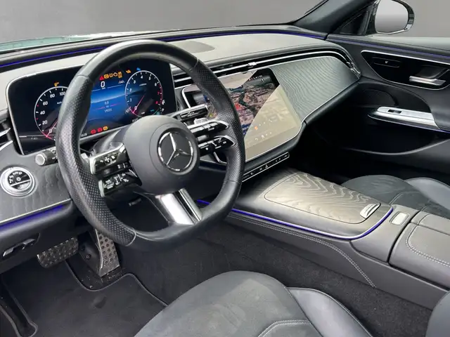 Mercedes-Benz E Class view 10