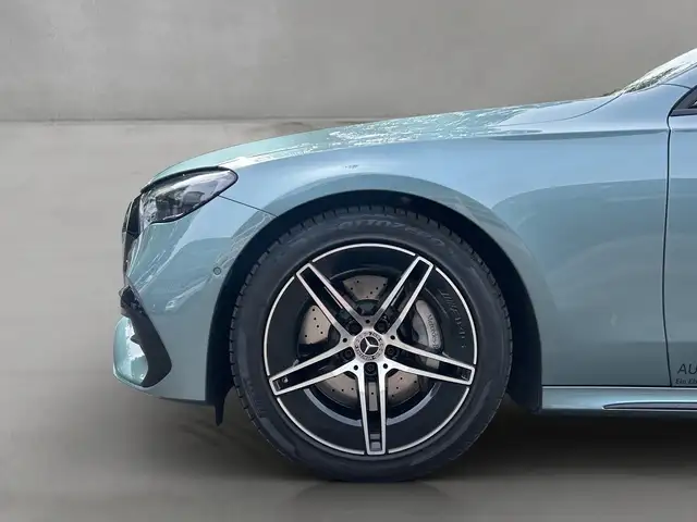 Mercedes-Benz E Class view 15
