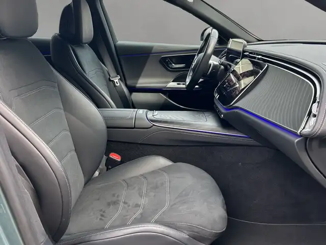 Mercedes-Benz E Class view 8