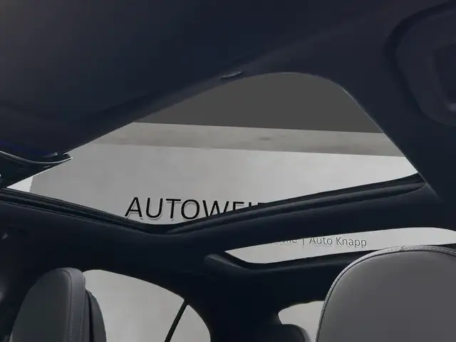 Mercedes-Benz E Class view 14