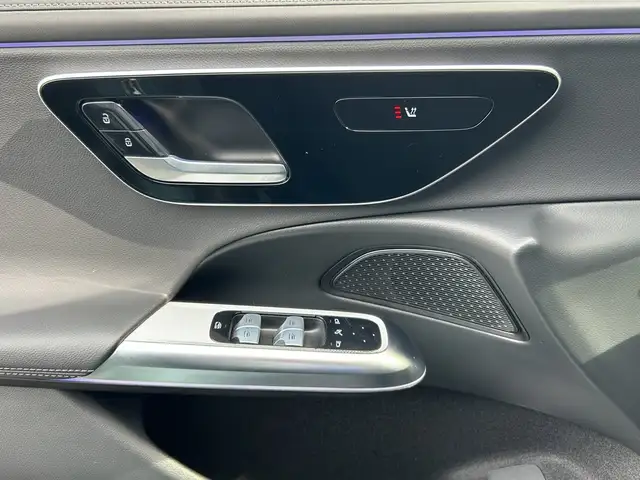 Mercedes-Benz E Class view 13