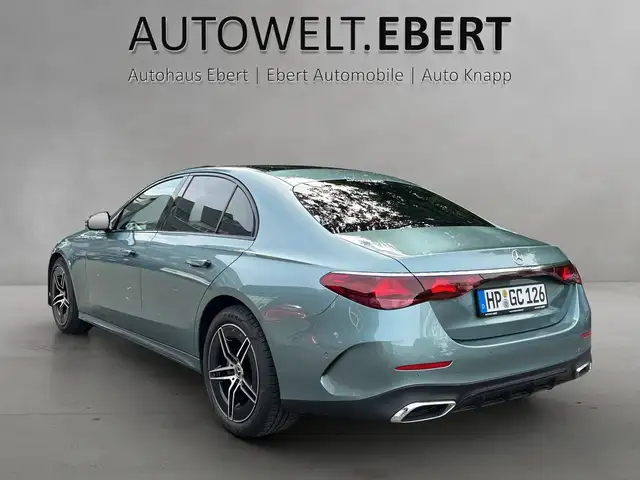 Mercedes-Benz E Class view 3