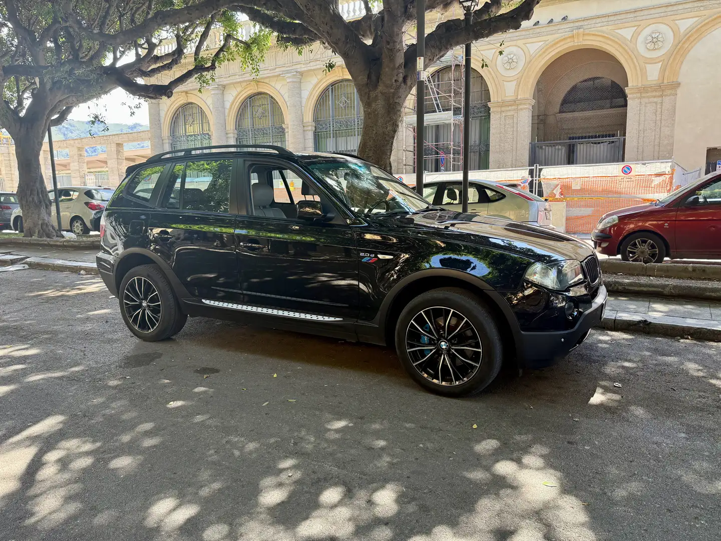 BMW X3 2.0d Futura - 1