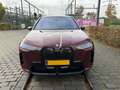 BMW iX M70, Suite Castanea, Bowers & Wilkins, Panorama Czerwony - thumbnail 12