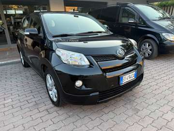 Urban Cruiser 1.4 d-4d Luxury Awd