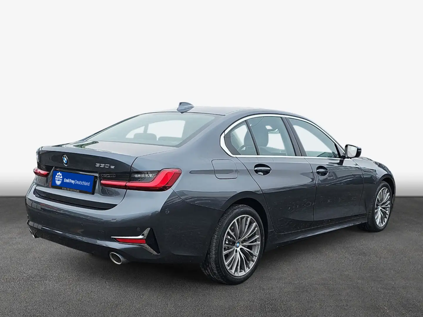 BMW 330 e Aut. Luxury Line Gris - 2