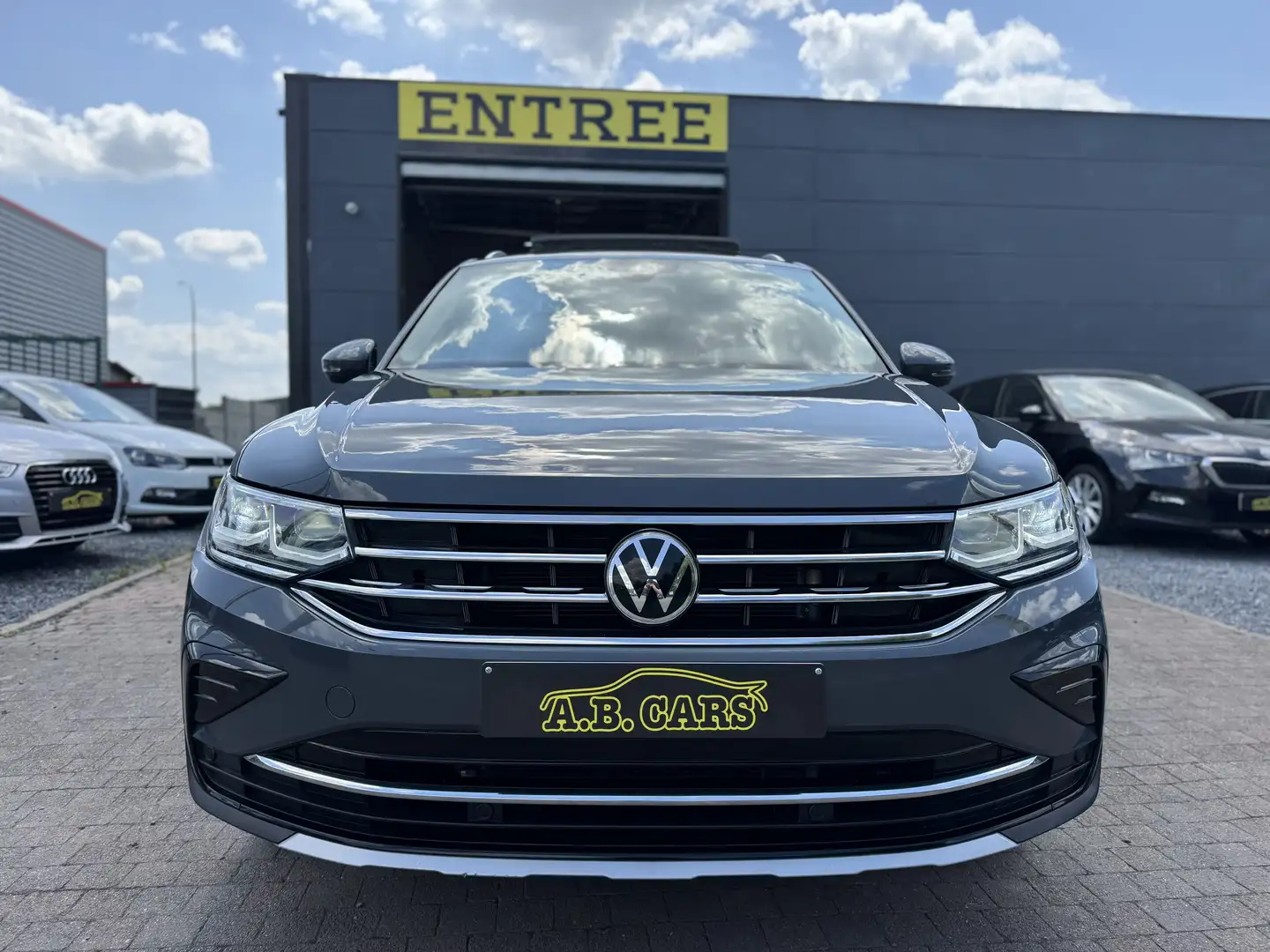 Volkswagen Tiguan 1.5 TSI * DSG *GARANTIE 12MOIS*1ER PROPRIÉTAIRE Grijs - 2