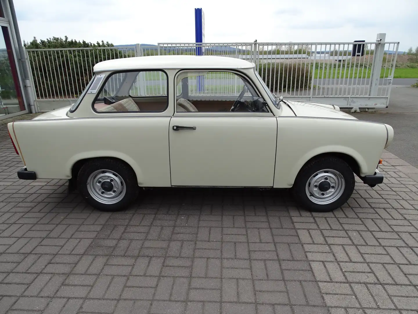Trabant P601 Limousine Gri - 2