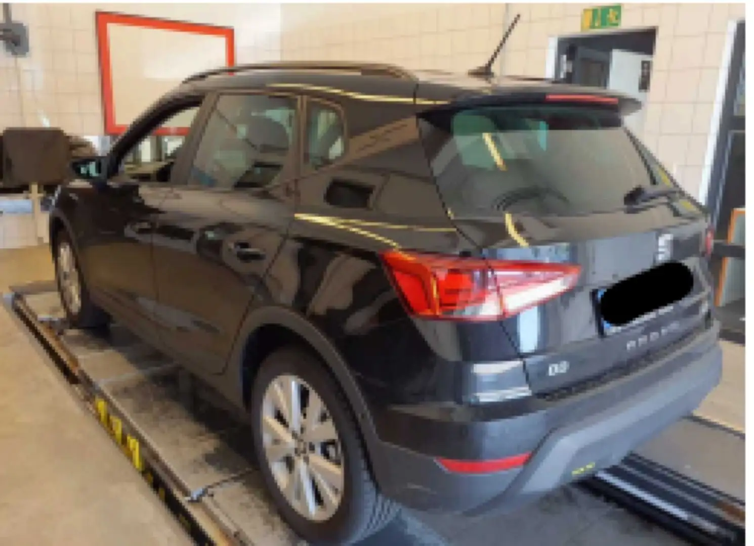 SEAT Arona Style 1.0 TSI*LED*Navi*DAB*ZVF* Schwarz - 2