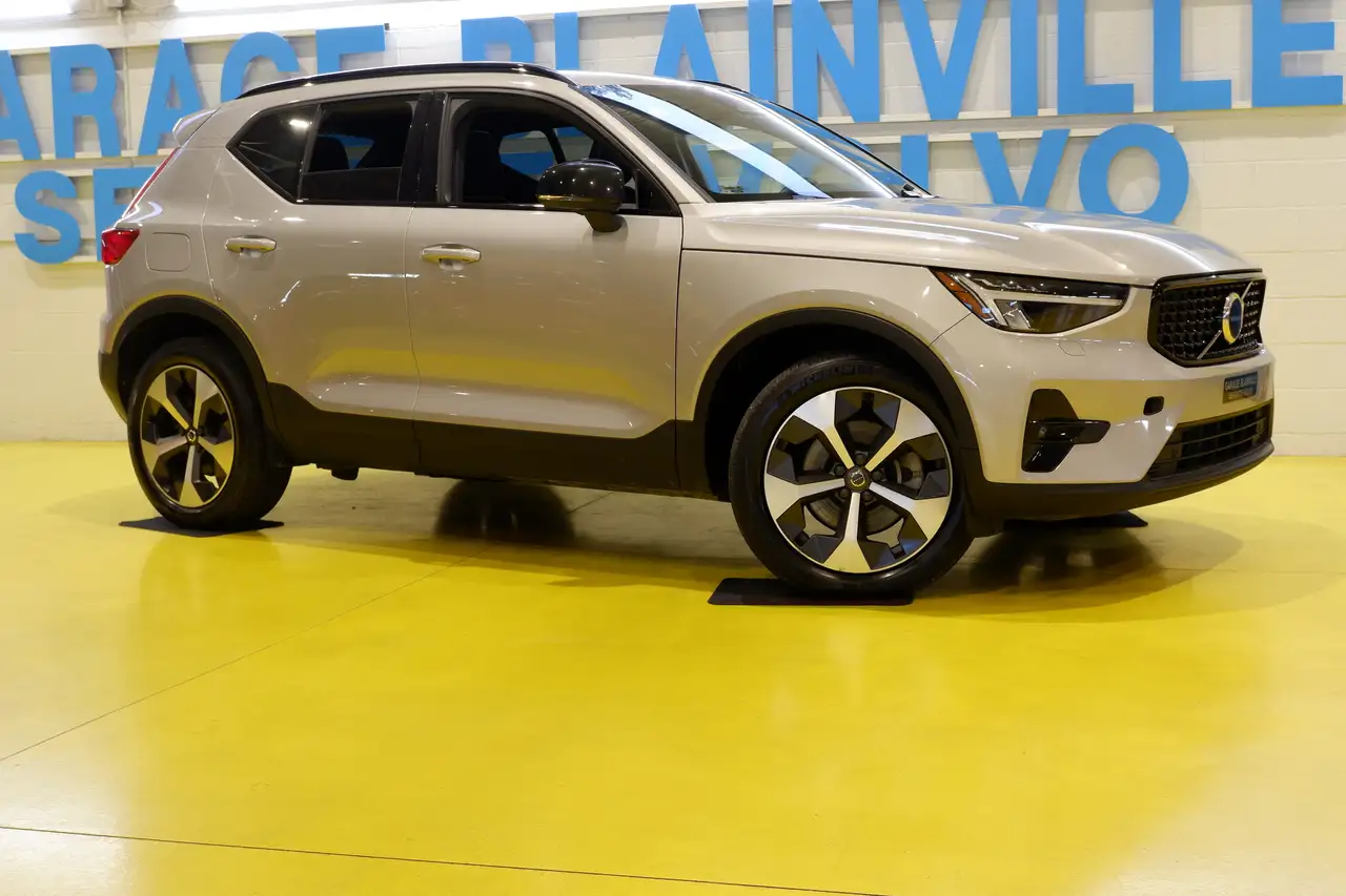 2023 Volvo XC40
