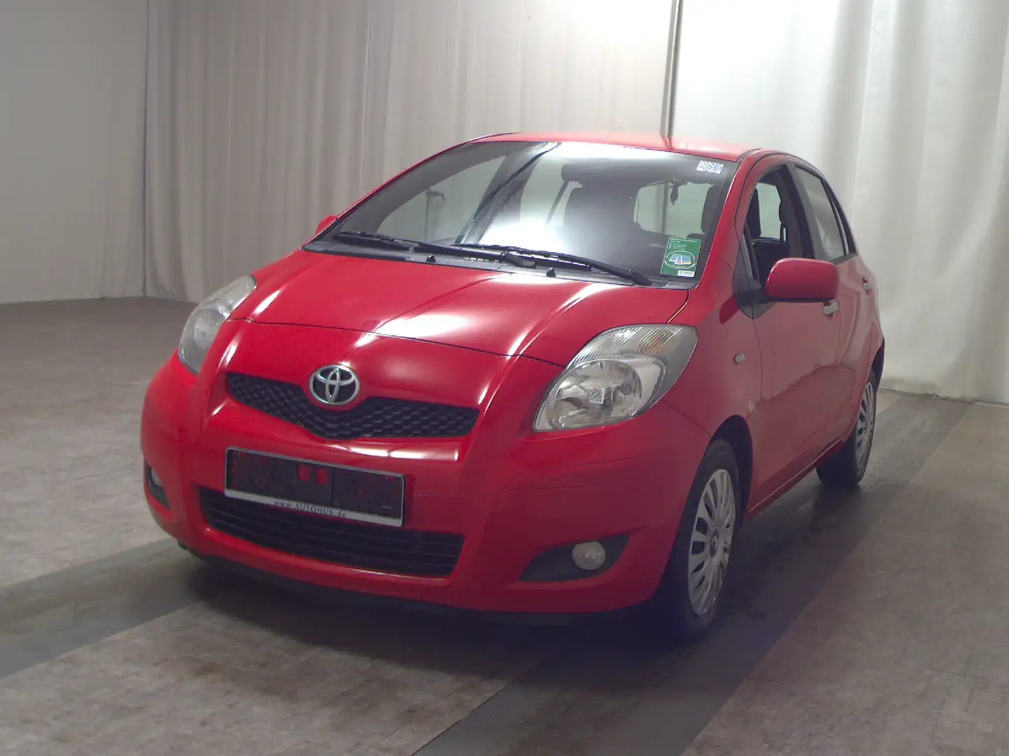Toyota Yaris 1.4 D-4D Life AHK Navi Klima Rot - 2