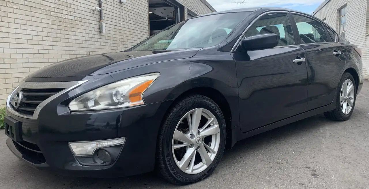 Nissan Altima снимка Nissan Altima