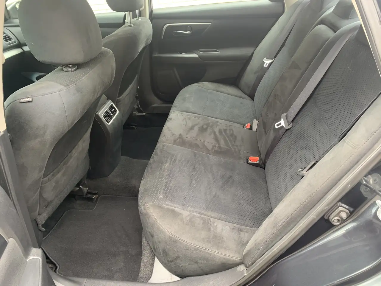 Nissan Altima снимка Nissan Altima