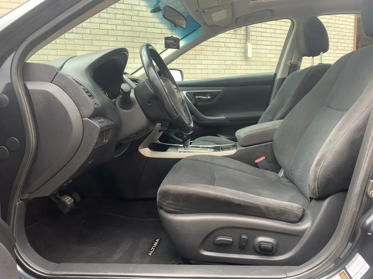 Nissan Altima снимка Nissan Altima