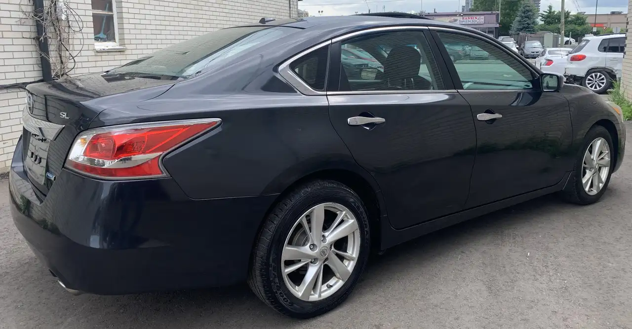 Nissan Altima снимка Nissan Altima
