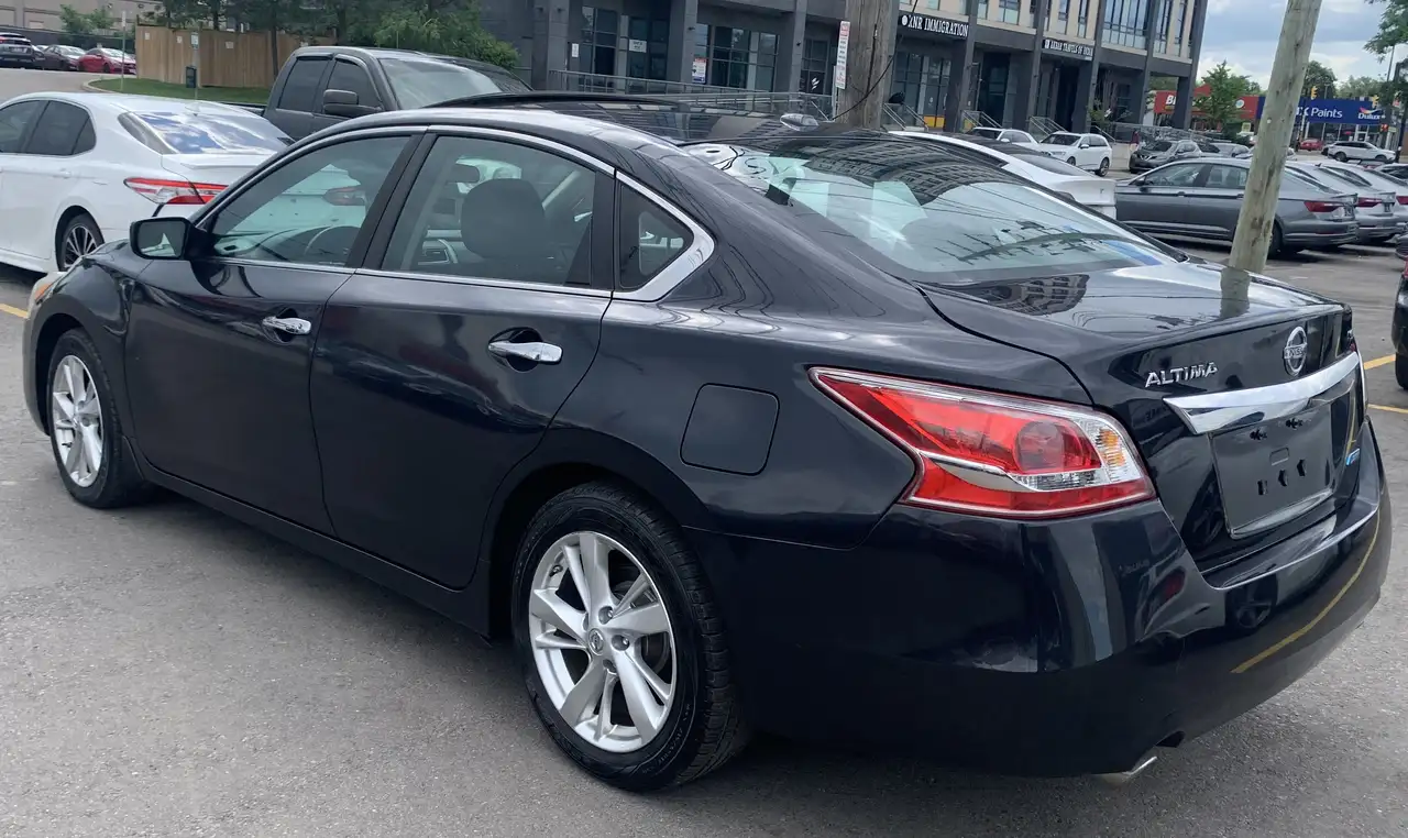 Nissan Altima снимка Nissan Altima