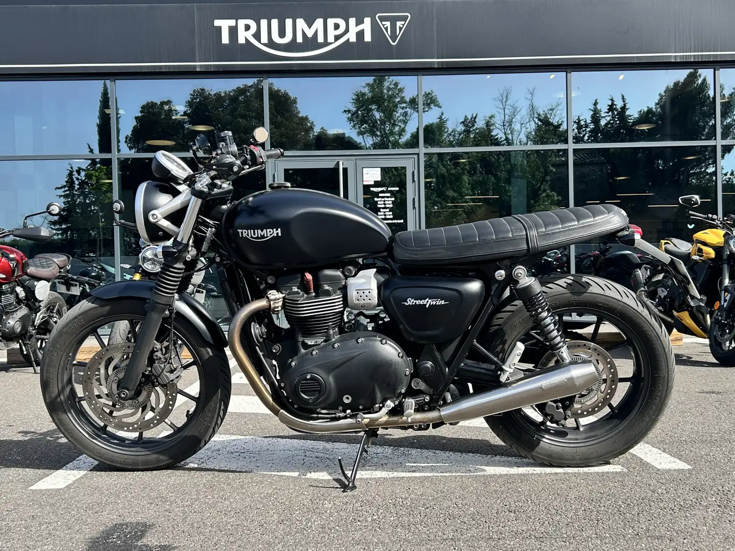 Triumph Street Twin - 2