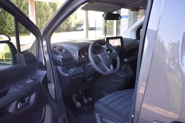 Opel Opel Combo view 11