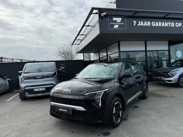 Kia EV3 BUSINESS 58 kWh - WARMTEPOMP - STOCKWAGEN