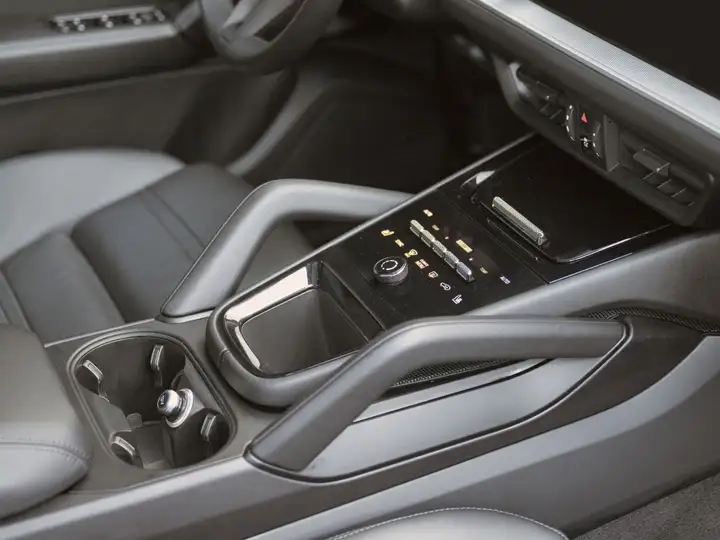 Porsche Cayenne 2023, foto 22