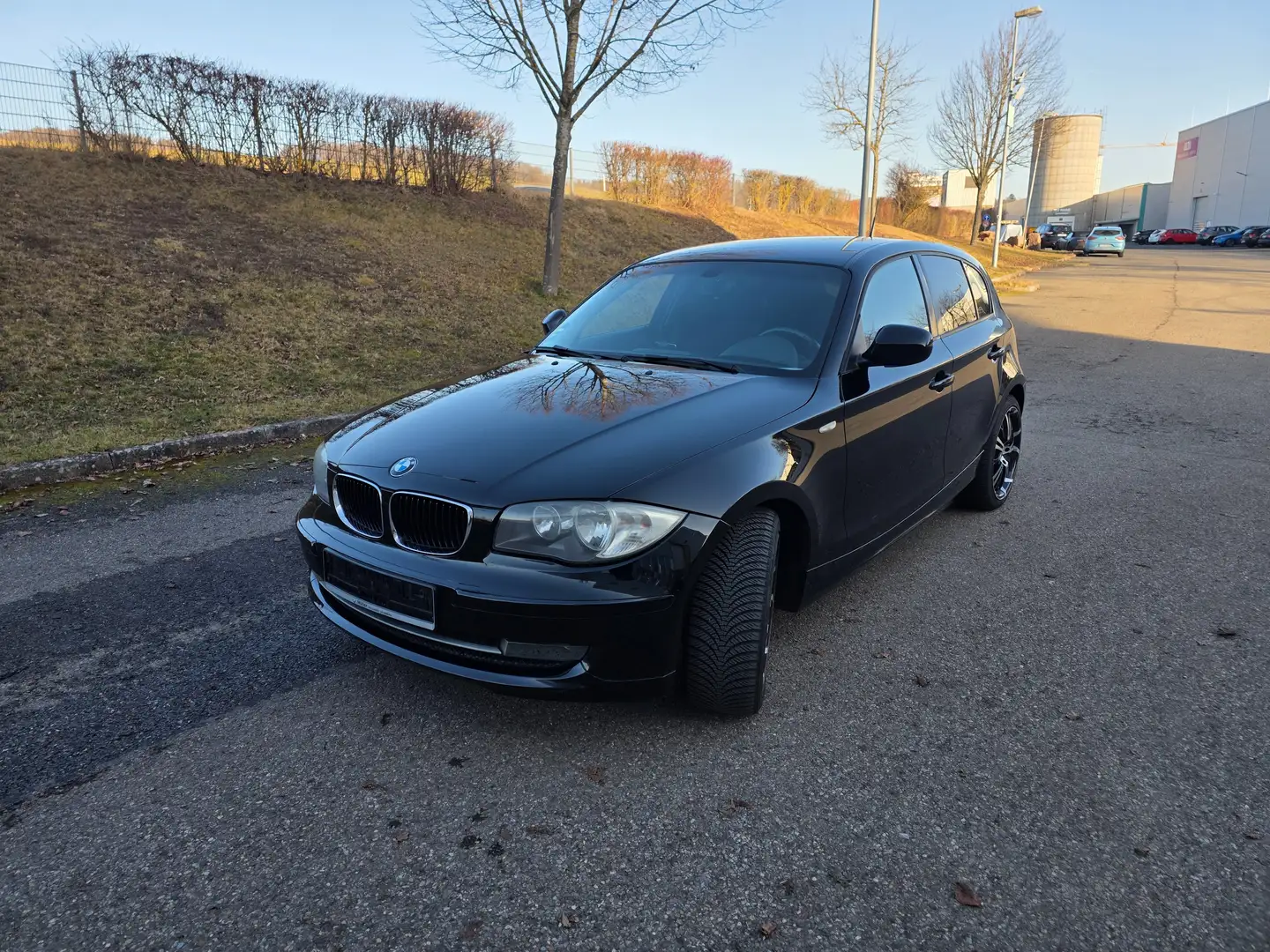 BMW 116 116i*Benzin*Klimaanlage*TÜV 03/2027*EURO 5 Schwarz - 2