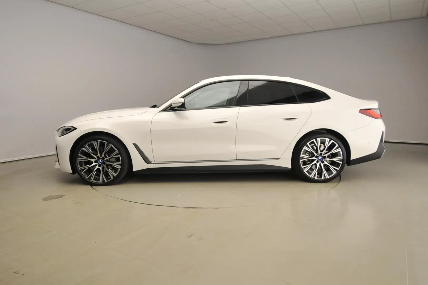 BMW i4 Gran Coupe eDrive40 | LED | Navigatie | Sportstoel White - 2