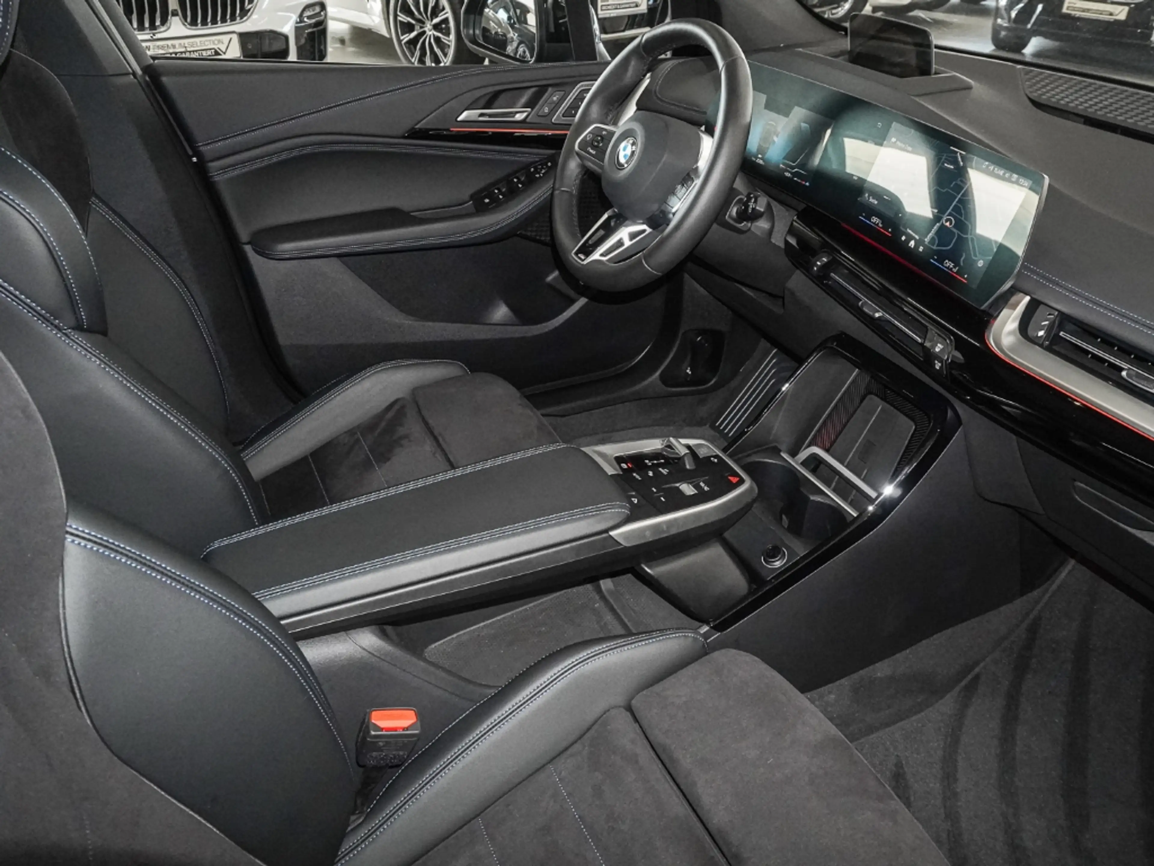 BMW 223 Active Tourer xDrive M SPORT LC PROF HuD PANO AHK — photo 9