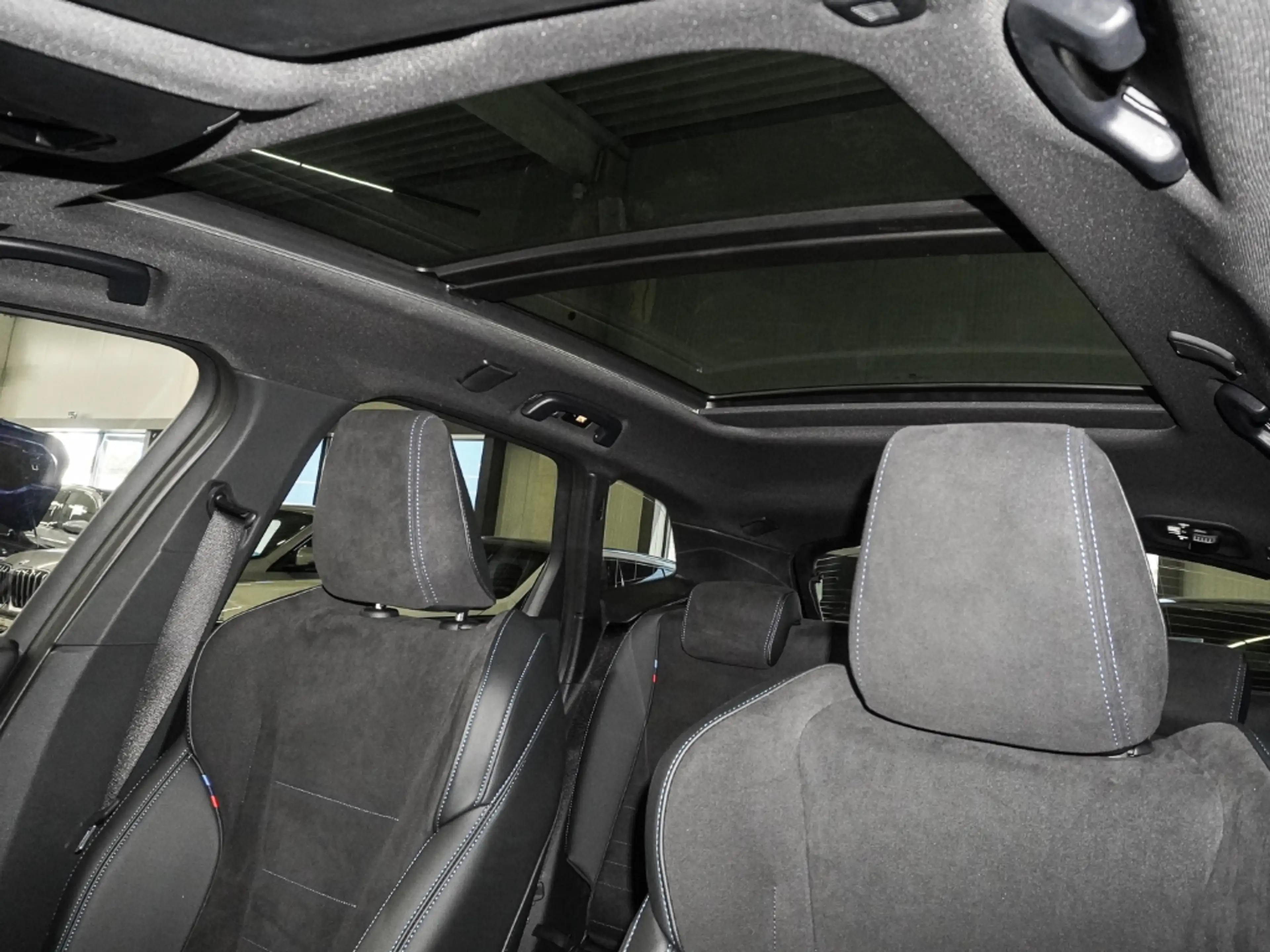 BMW 223 Active Tourer xDrive M SPORT LC PROF HuD PANO AHK — photo 8