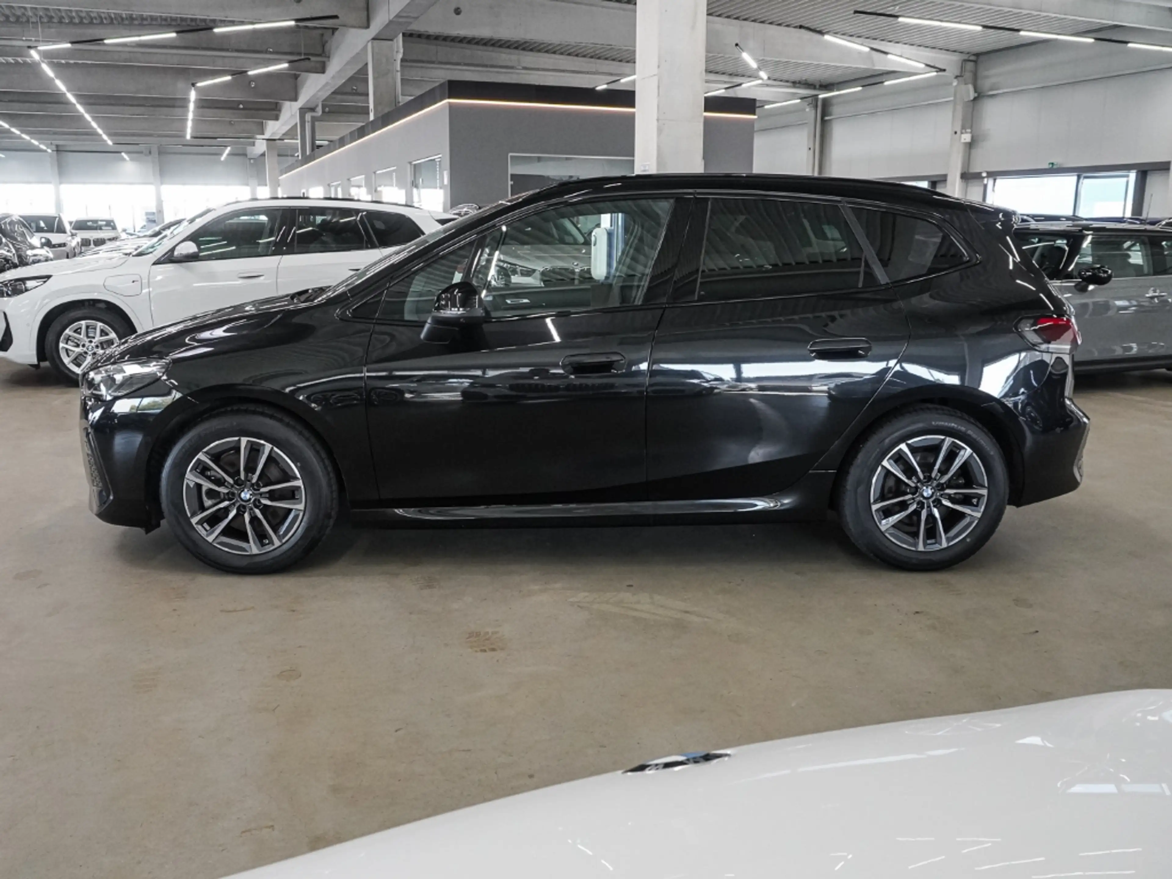 BMW 223 Active Tourer xDrive M SPORT LC PROF HuD PANO AHK — photo 4